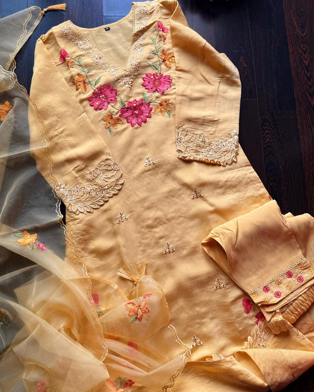 Roman Silk Sciffli Detailed Suit – Light Yellow