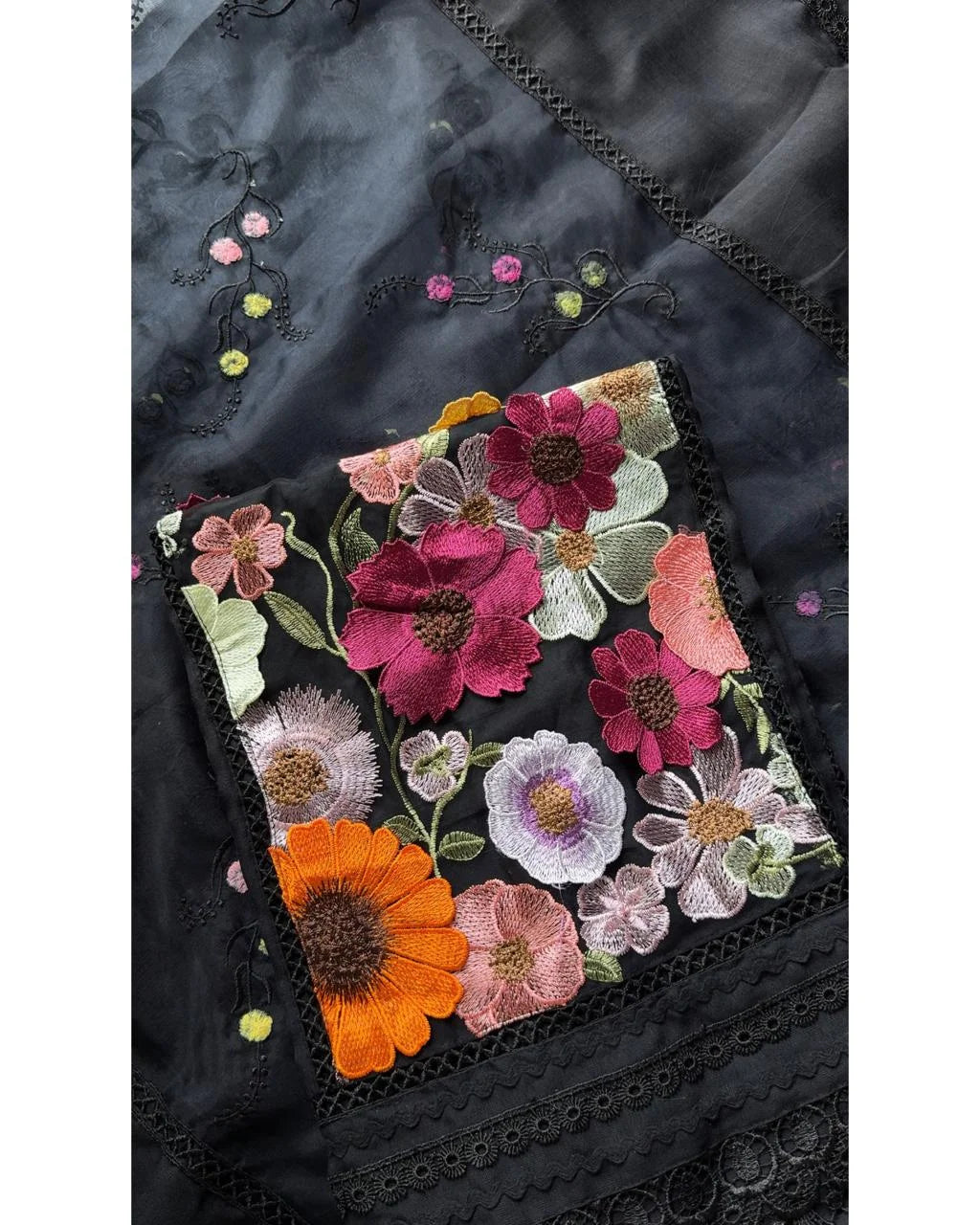 Black 3D Flower linen Suit –