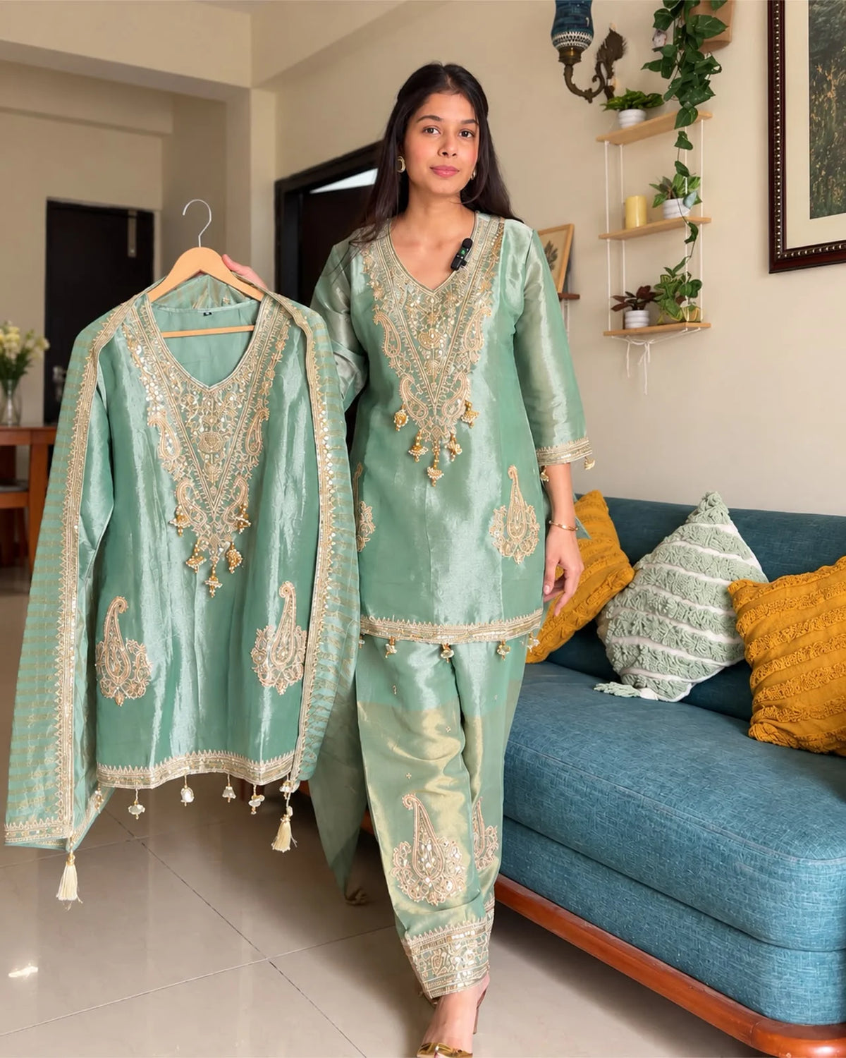 Mehr-e-Pista Zardozi Farshi Suit